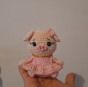 20250902_162507 Llavero Cochinita Sentada